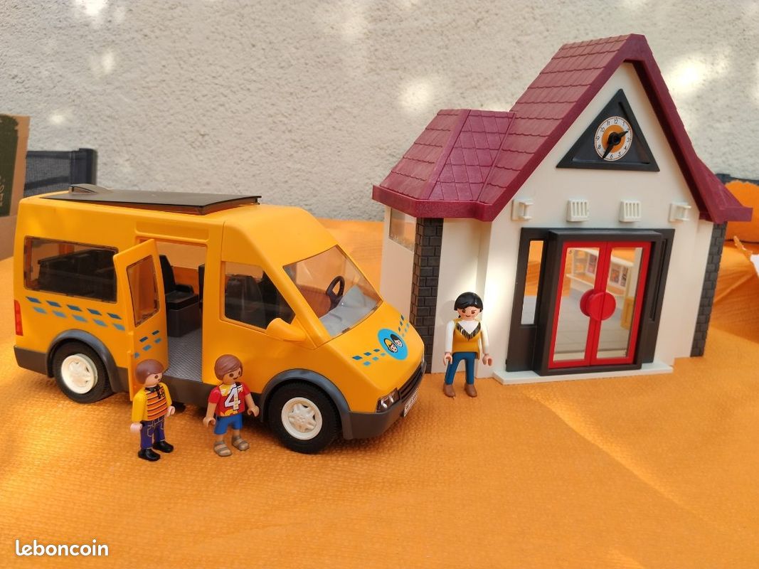 École + bus + figurines et accessoires Playmobil (image 1)