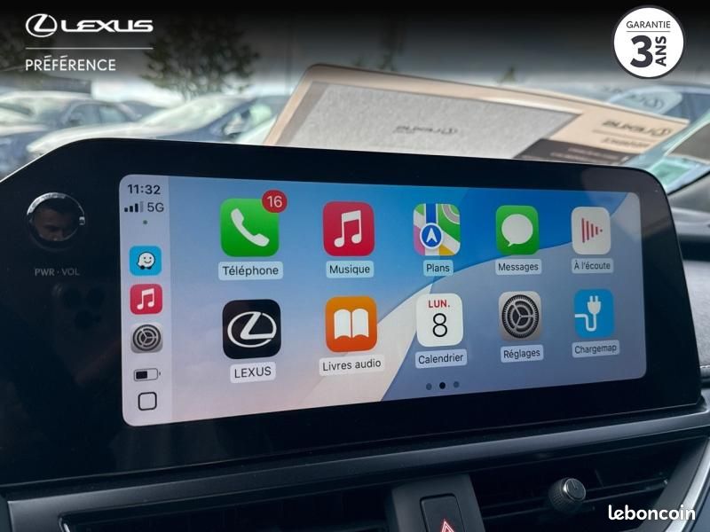 Lexus UX 250h Luxe 2WD (image 23)