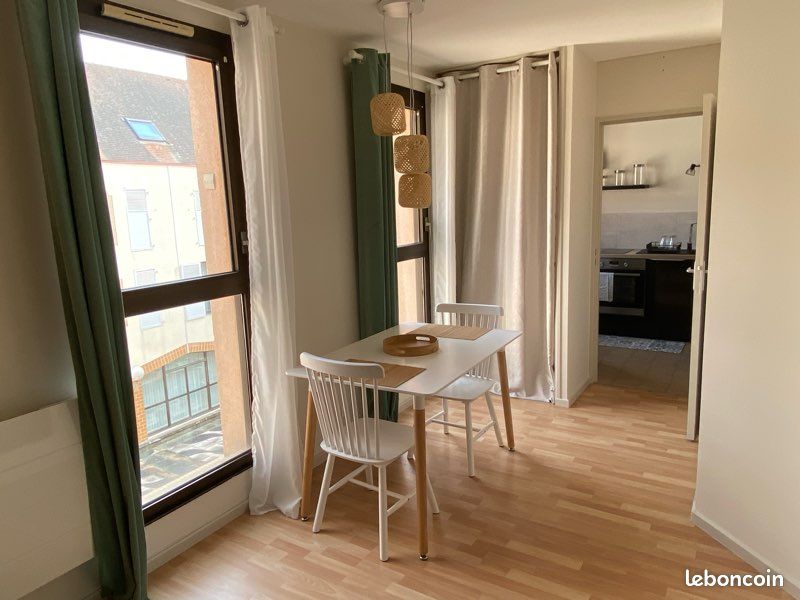 Appartement 1 pièce 30 m² · à Moulins · 30 m² · 450 €