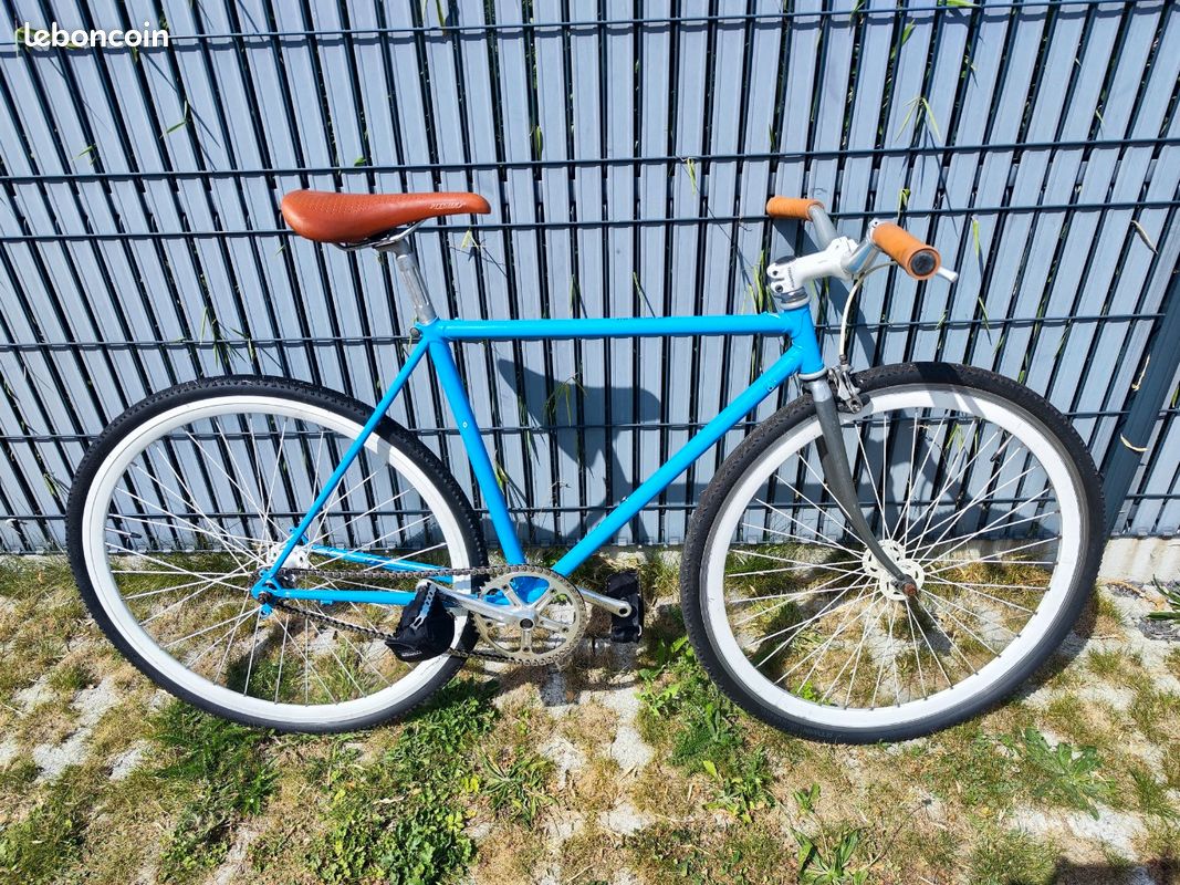 Blue Pignon Fixe Velo AVENTON MATARO FIXIE SINGLE SPEED BIKE