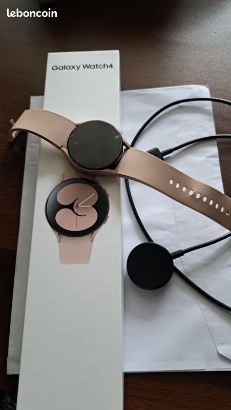 Montre connectée Samsung Watch 4 (image 1)