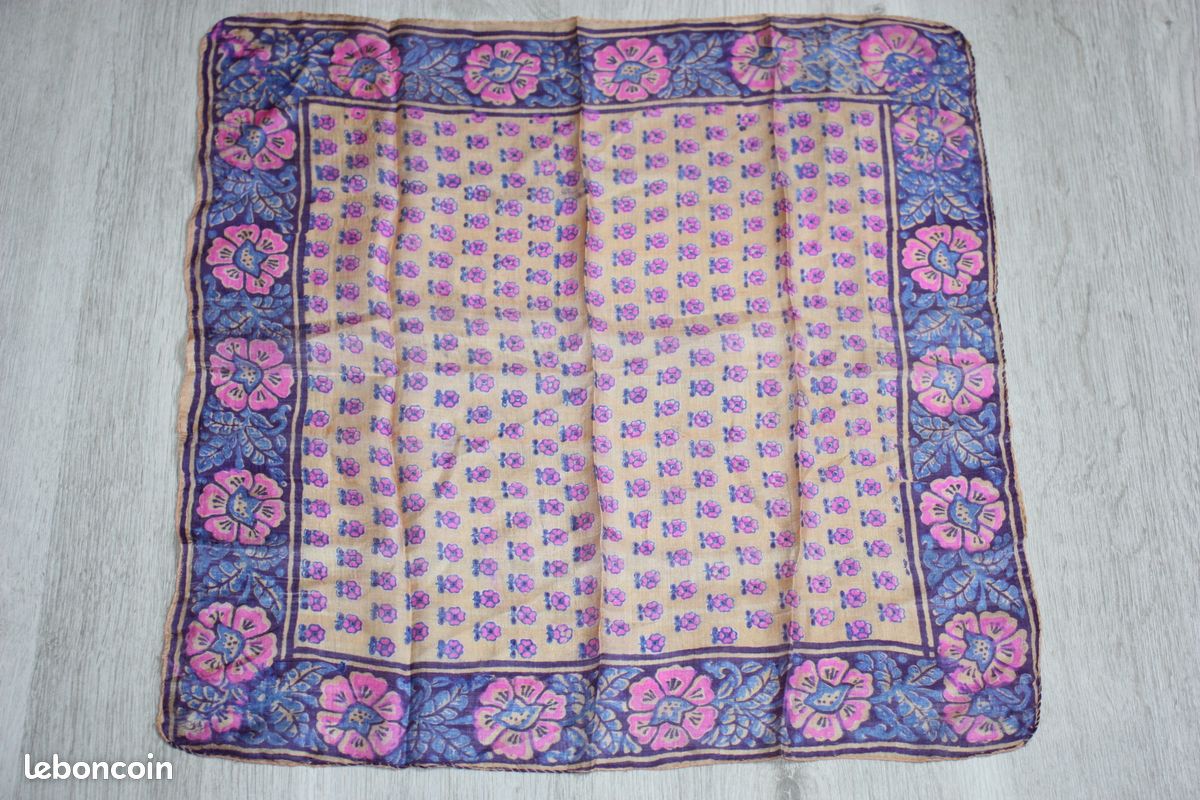 Petit foulard indien carré 100% soie années 70 (image 6)