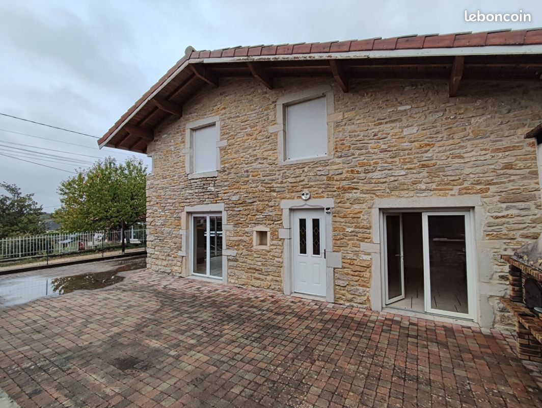 Maison 6 pièces 166 m² · à Ceyzériat · 166 m² · 970 €/mois