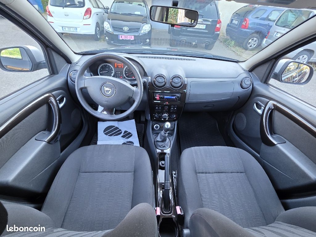 Dacia Duster 1.6 16v 105 4x4 Lauréate (image 7)