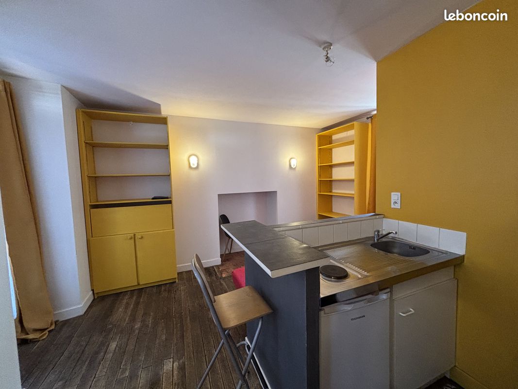 Appartement 1 pièce 28 m² · à Aurillac · 28 m² · 310 €