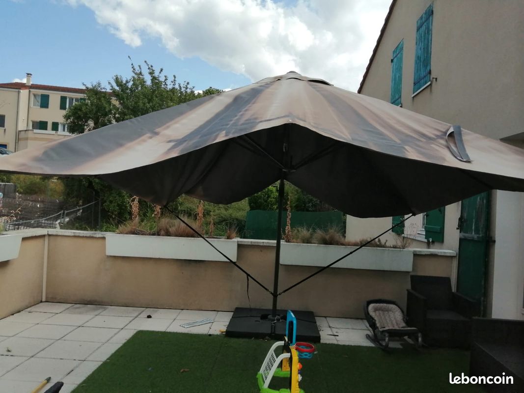 Parasol déporté 4x3m Rotatif et inclinable (image 2)