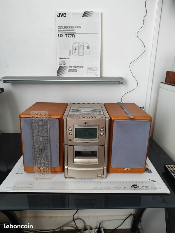 ② JVC UX : Chaîne Hi-Fi Performante