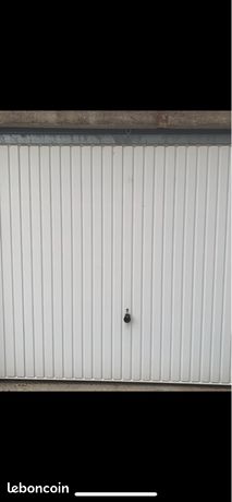 Loue garage avec électricité