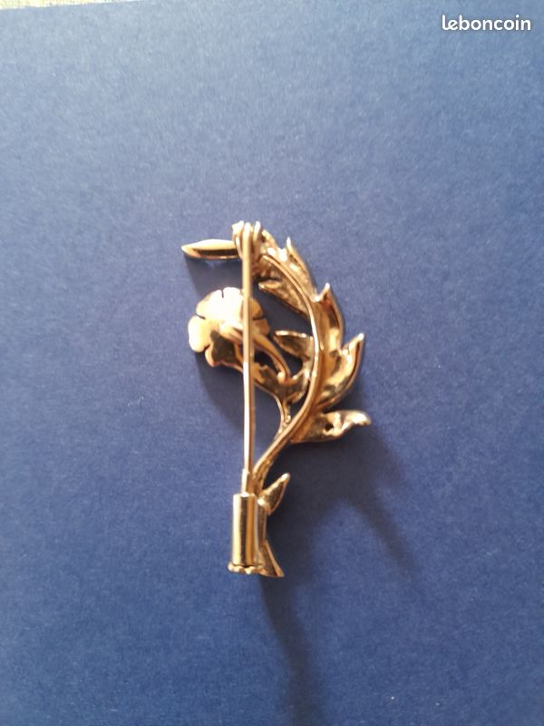 Broche Ancienne En Argent - Pièce Vintage élégante Et Intemporelle