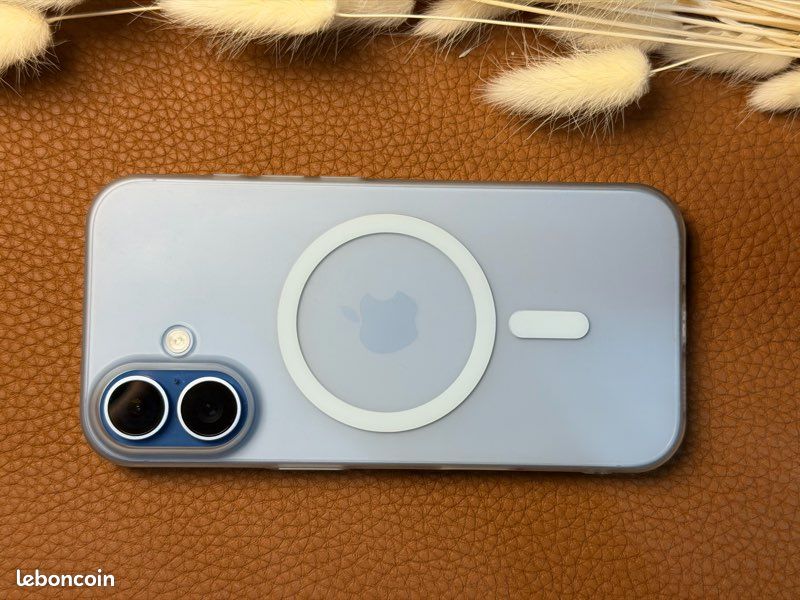 Coque ultra-fine MagSafe iPhone 17 — Bleu clair mat translucide (image 3)