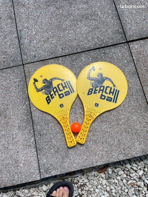 4 raquettes de plage (beach ball) - Sport & Plein air 4 raquettes de plage (beach ball) - Sport & Plein air