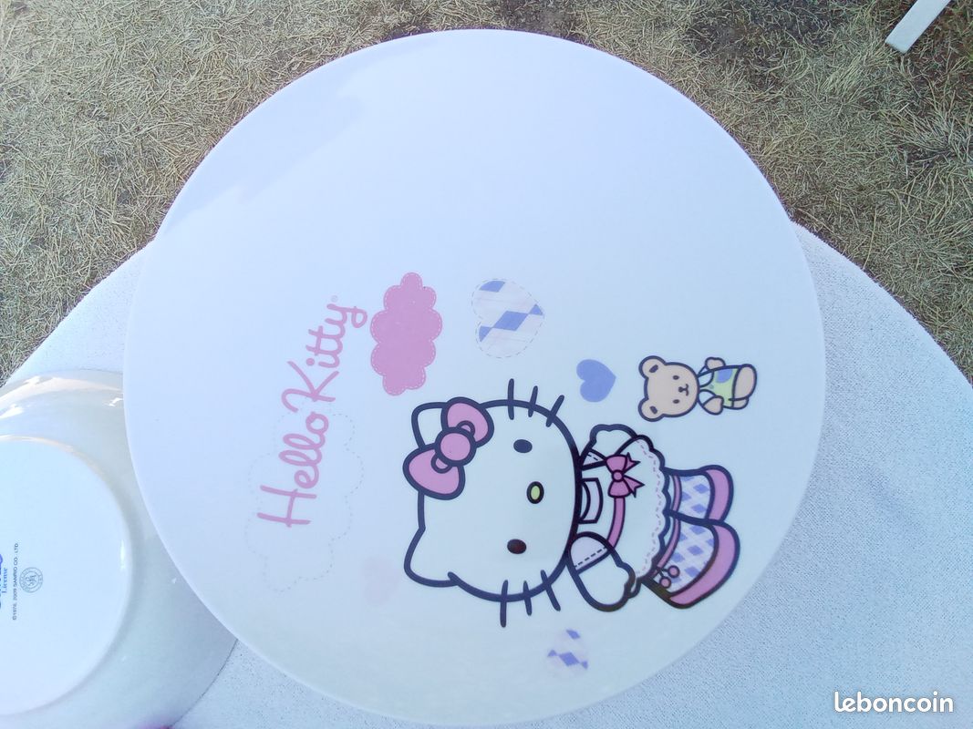 Lot de vaisselle Hello Kitty Party neuf vintage (image 5)