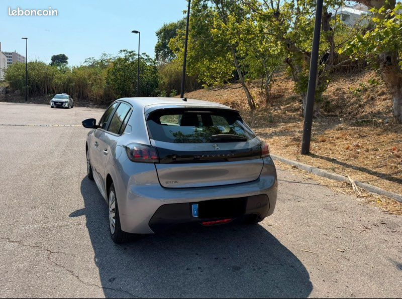 PEUGEOT 208 blueHDI S&S pack ALLURE (image 3)