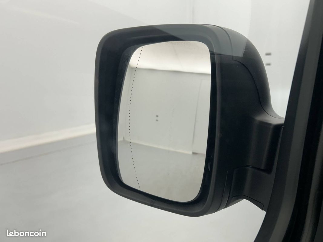 Renault trafic fgn l2h1 3000 kg blue dci 130 confort (image 26)