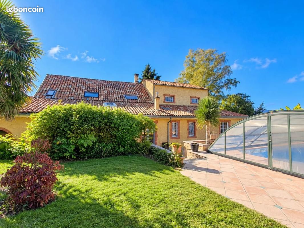 Maison 7 pièces 248 m² · à Saint-Laurent-de-Neste · 248 m² · 347 500 €