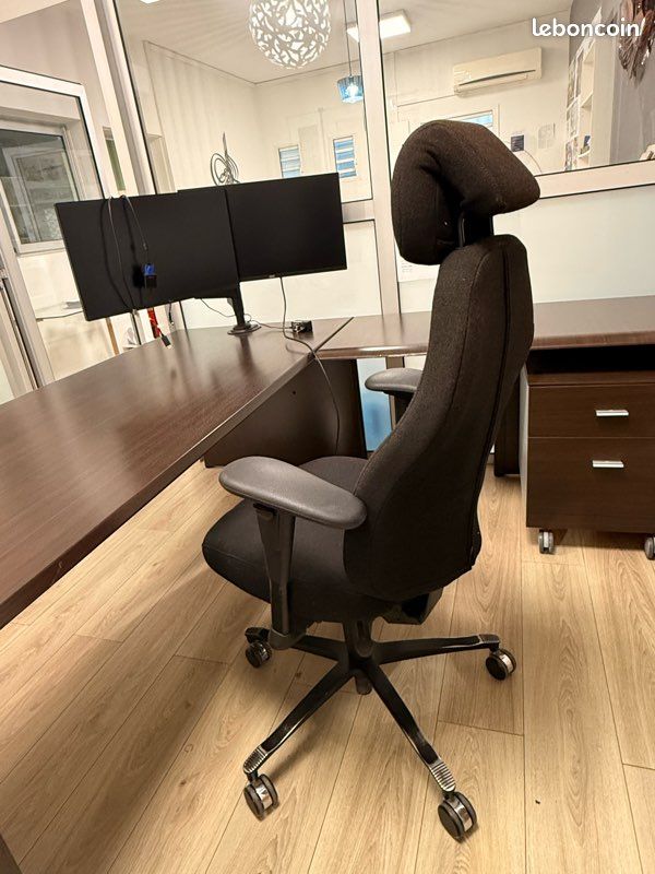 Bureau en bois avec support écran, 2 écrans et un caisson tiroir (image 2)