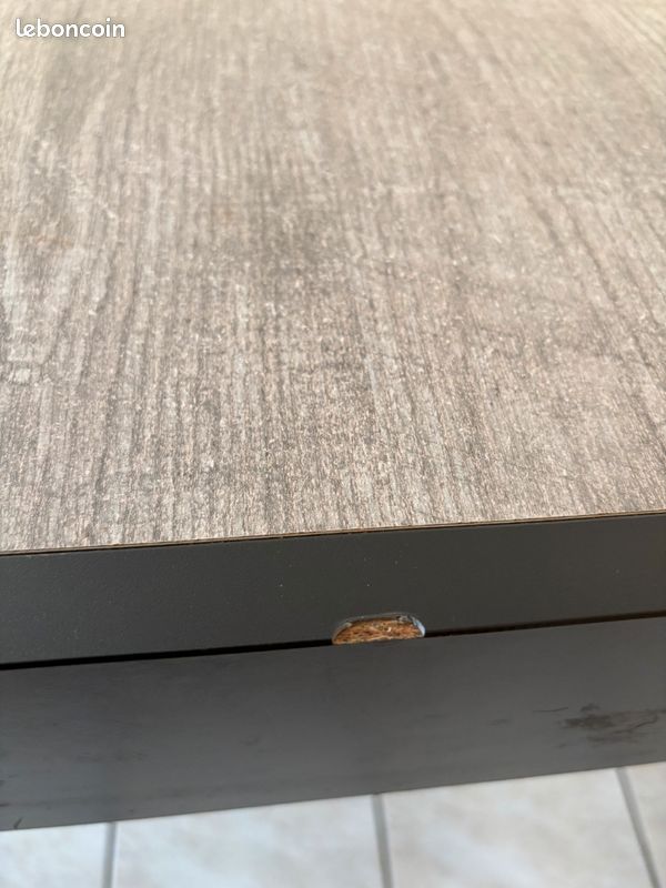 Table (image 4)