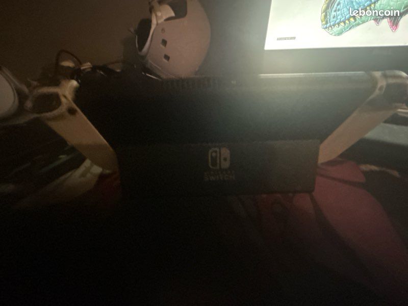 ⚠️switch oled avec 3 jeux⚠️ (image 2)