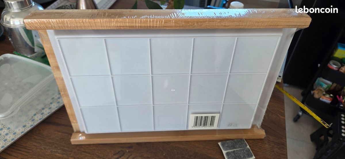 Planche à decoupée neuve en bambou avec plateau collecteur (image 1)