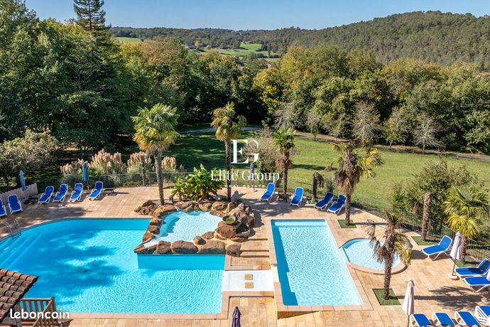 Propriété 64 pièces 906 m²