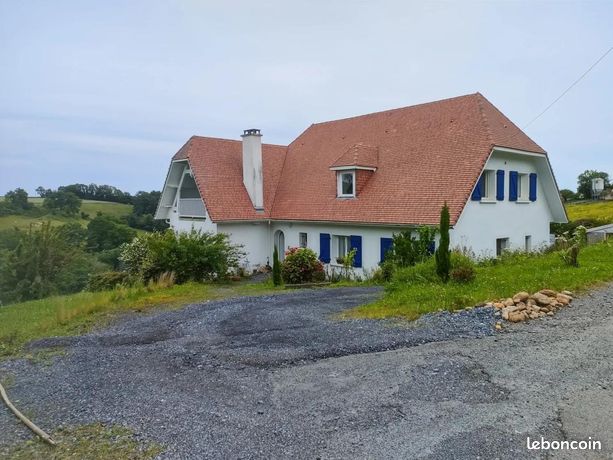 Maison 8 pièces 233 m²