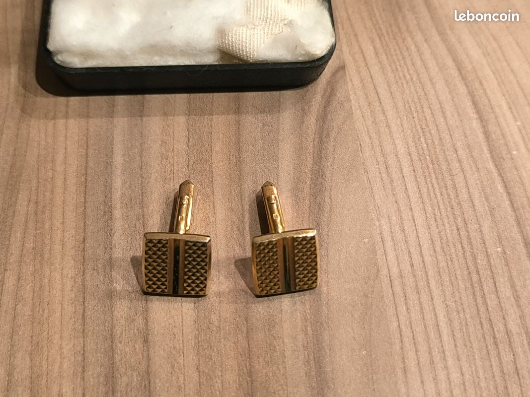 Lot De 2 Boutons De Manchettes Plaqués Or Avec Poinçon - Très Beaux, Occasion