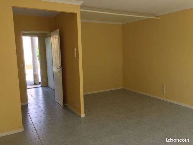 Appartement 1 pièce 35 m² · à Lamothe-Montravel · 35 m² · 365 €