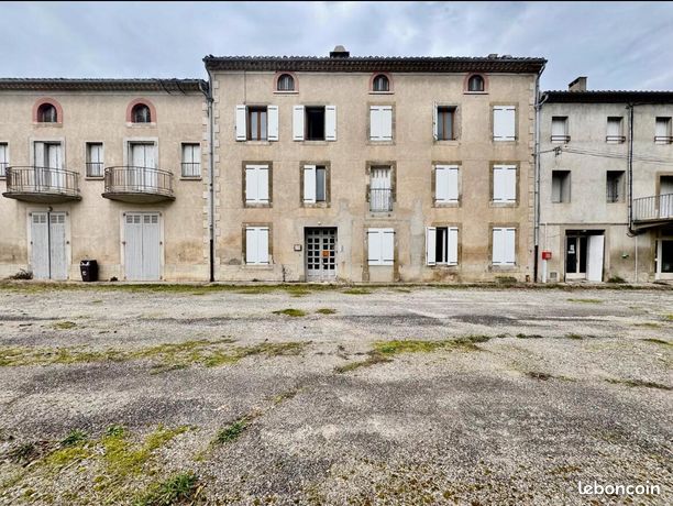 Maison 40 pièces 1983 m²