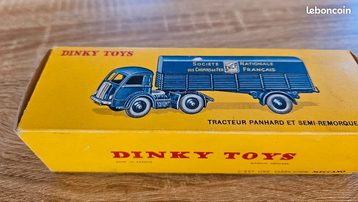 CIJ TRACTEUR RENAULT Semi -Remorque Avec Sa Boite Tres Bon Etat EUR 45,00 - FR