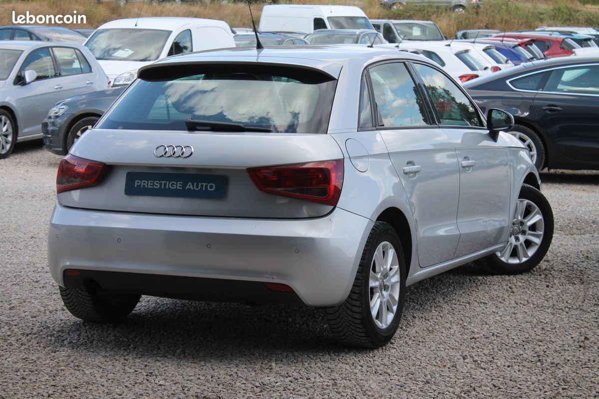 Audi A1 Sportback 1.6 TDI 16V 90cv Ambiente (image 2)