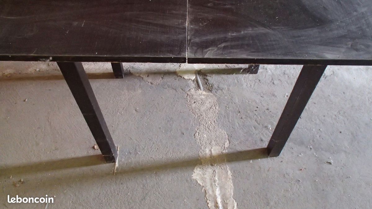 Table (image 1)
