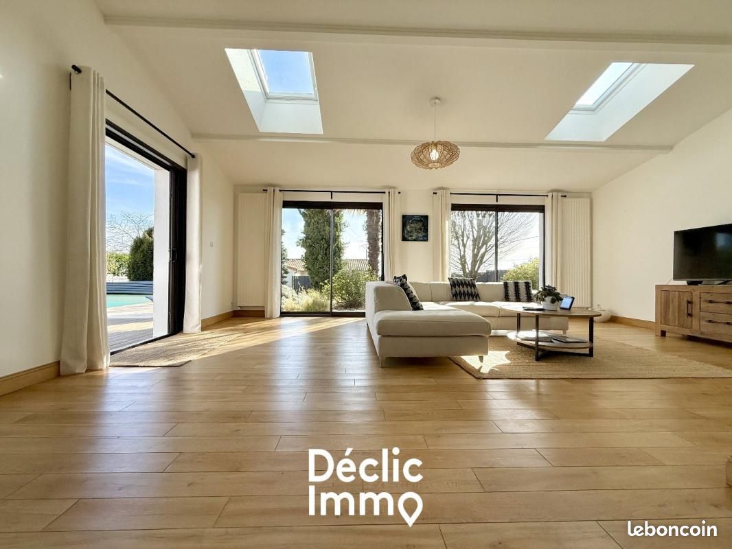 Maison 7 pièces 176 m² · à Saint-Martin-la-Pallu · 176 m² · 379 000 €