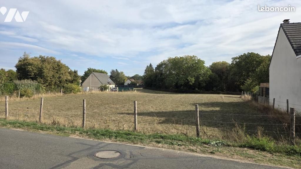 Terrain 740 m² · à Fay-aux-Loges · 740 m² · 74 140 €