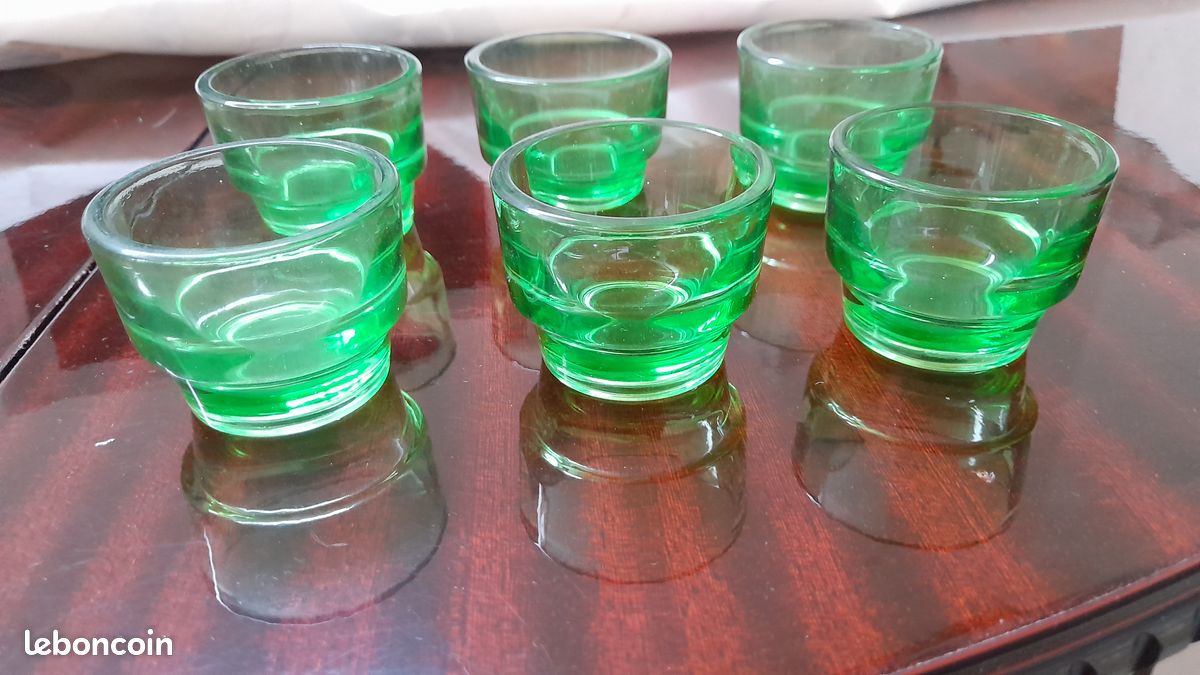 Lot 6 verres a liqueur (image 1)