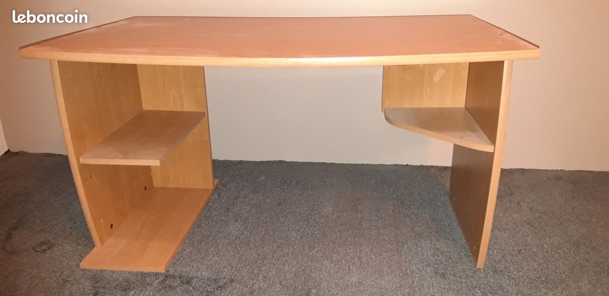 Bureau (image 1)