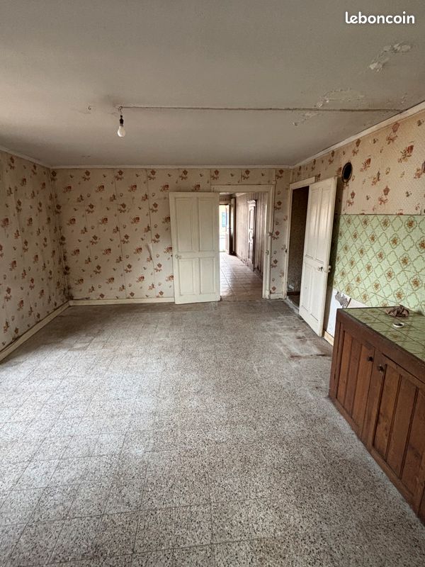 Maison 5 pièces 156 m² · à Foucherans · 156 m² · 154 000 €
