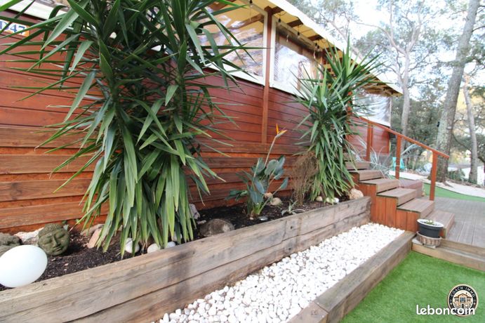 Mobil-home haut de gamme avec terrasse & cuisine d’été – Parc Oasis Village * – Proche Fréjus & Saint-Raphaël