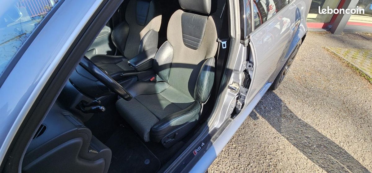 Audi RS4 Avant (B5) 2.7i 30V V6 381 Quattro (image 12)