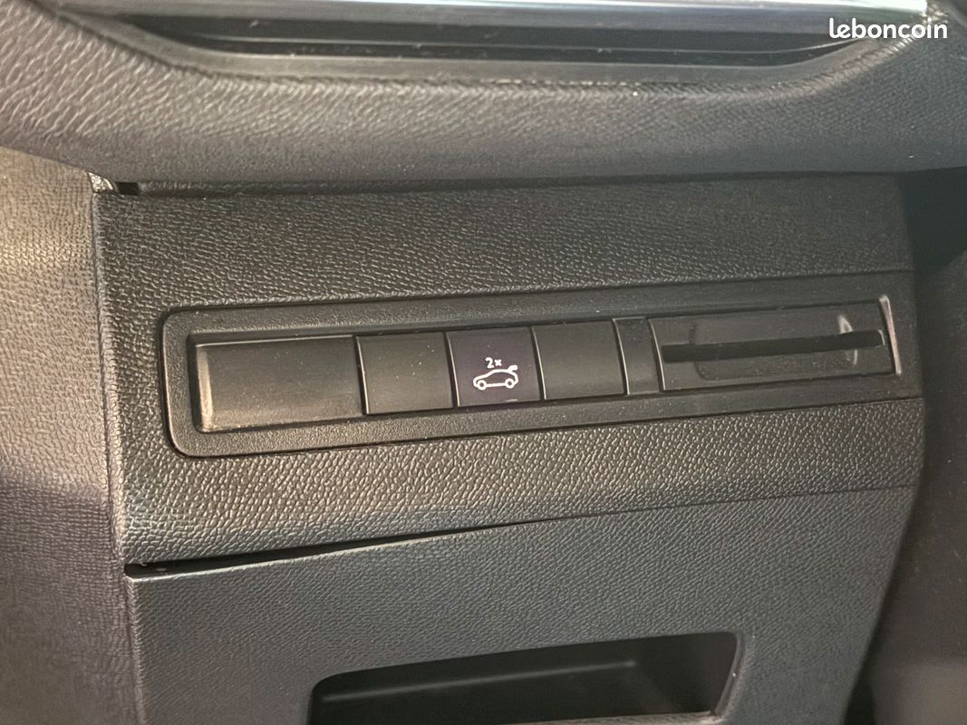Peugeot 5008 II 2.0 BlueHDi 150ch GT Line S&S DISTRIBUTION OK (image 35)