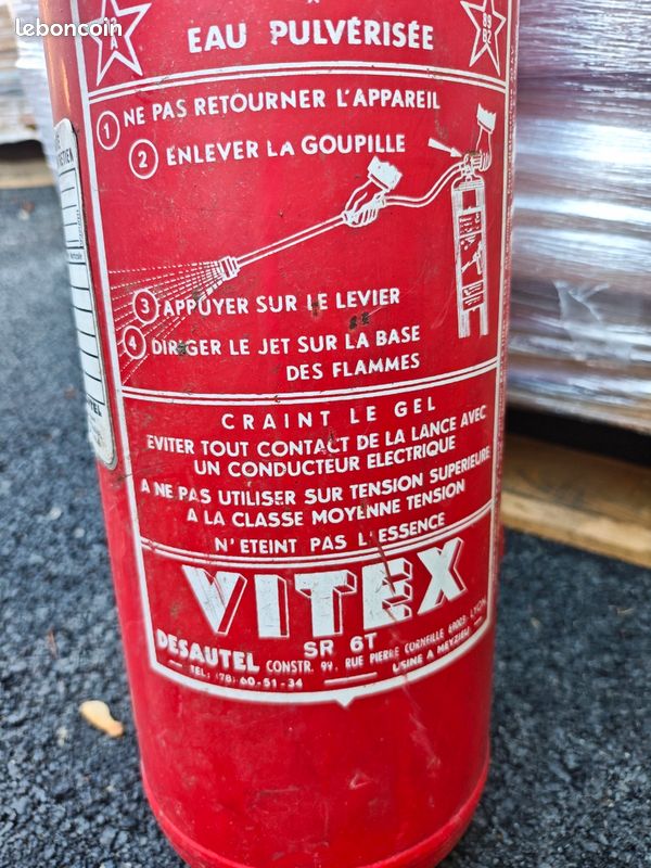 Ancien extincteur Vitex Desautel SR 6T – Années 70 – Déco industrielle / Collection (image 5)