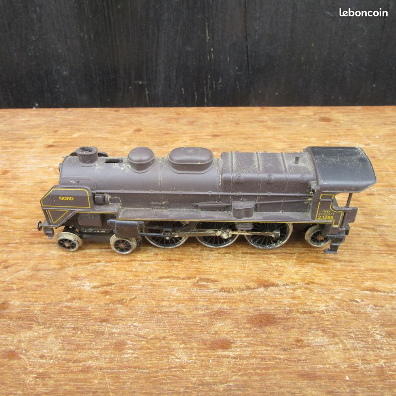 Locomotive Vapeur Jouef HO 8255 - 231 K 82 Pacific Nord - SNCF Tender 38A1