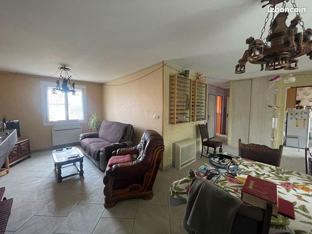 Maison 3 pièces 75 m² · à Jaunay-Marigny · 75 m² · 40 000 €