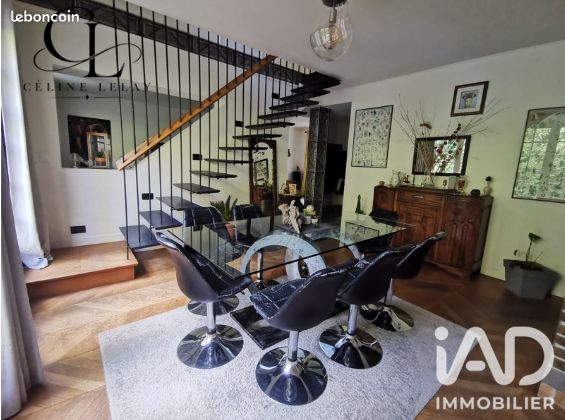 Maison 6 pièces 215 m² · à Maule · 215 m² · 475 000 €
