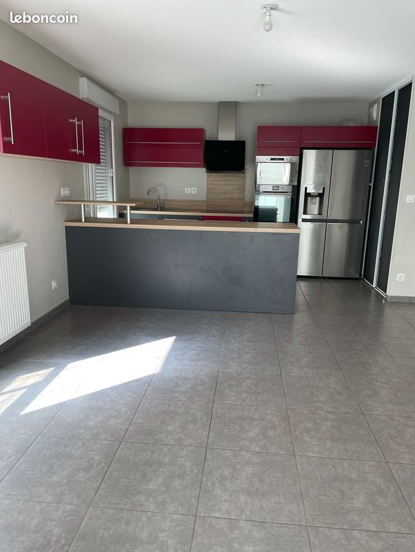 Appartement 4 pièces 81 m² · à Vaulx-en-Velin · 81 m² · 1 250 €