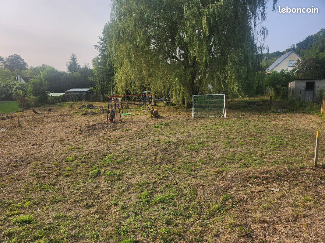 Terrain constructible vue château · à Pierrefonds · 97 000 €