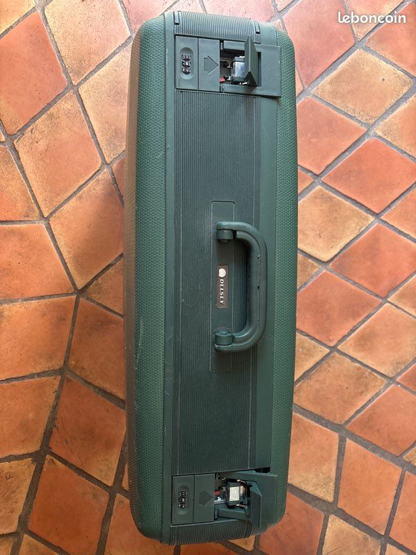 Valise DELSEY à code pour fermeture (image 3)