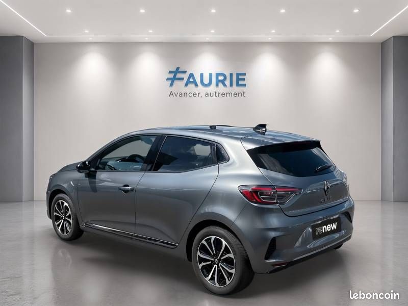 Renault Clio E-Tech full hybrid 145 ch GSR2 Techno (image 7)