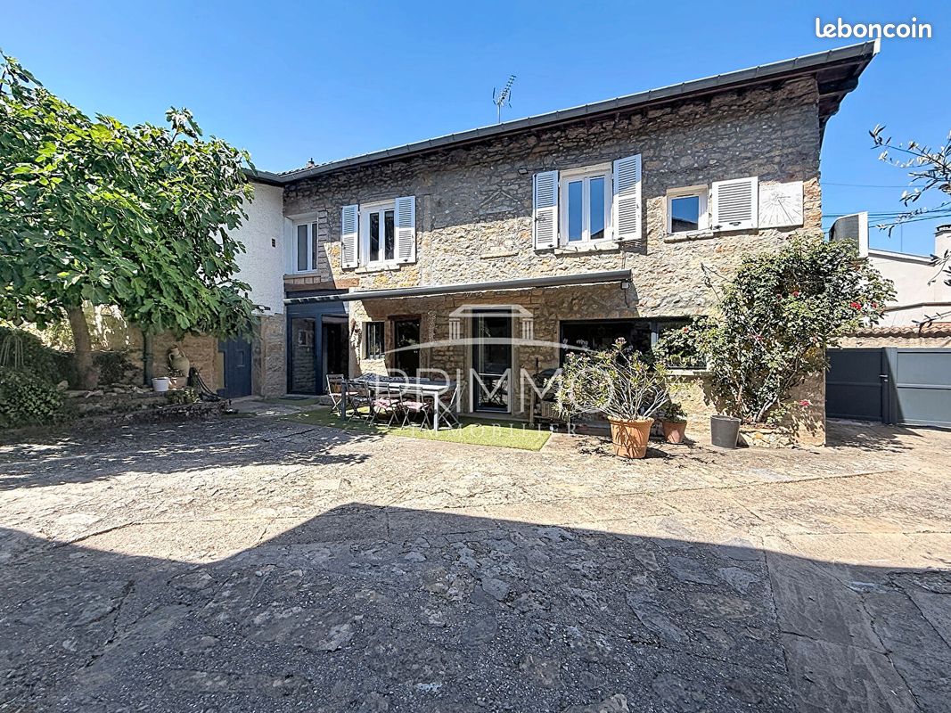 Maison 9 pièces 276 m² · à Saint-Didier-au-Mont-d'Or · 276 m² · 1 180 000 €