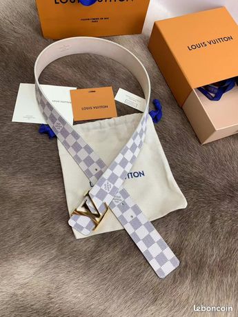 Bonnet, bob, béret Louis Vuitton d'occasion - Annonces accessoires et  bagagerie leboncoin