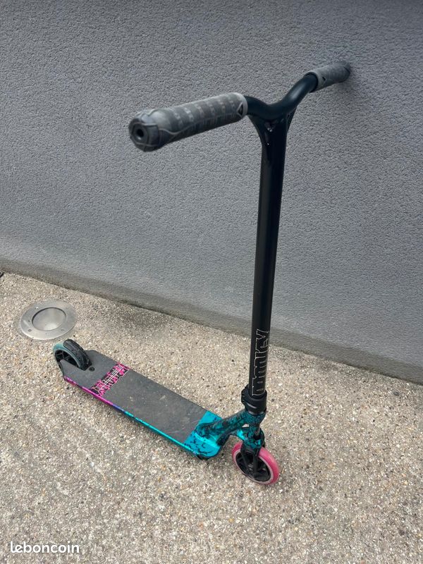 TROTINETTE FREESTYLE BLUNT PRODIGY S8 OIL SLICK TROTINETTE FREESTYLE BLUNT PRODIGY S8 OIL SLICK